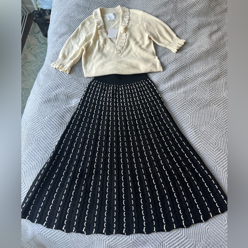 Molli “dress set” in cotton! Top NWT in Medium, Skirt in black cream small